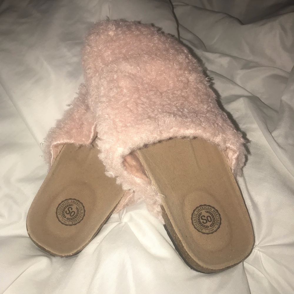 Women’s Indoor Slides